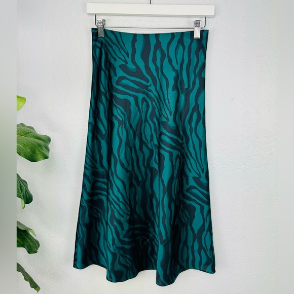 J Crew Slip On Zebra Stripe Midi Satin Dark Pine Green Black Skirt - Picture 3 of 7
